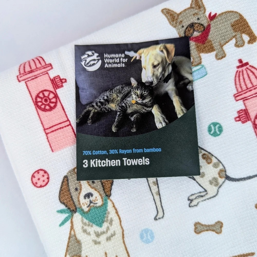 Kitchen Towels Set Of 3 Dogs Fire Hydrants Bones Sticks Balls White Brown NWT